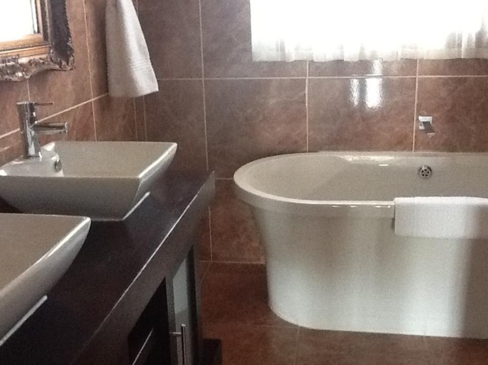 Bella Casa Guesthouse Йоханесбург Екстериор снимка