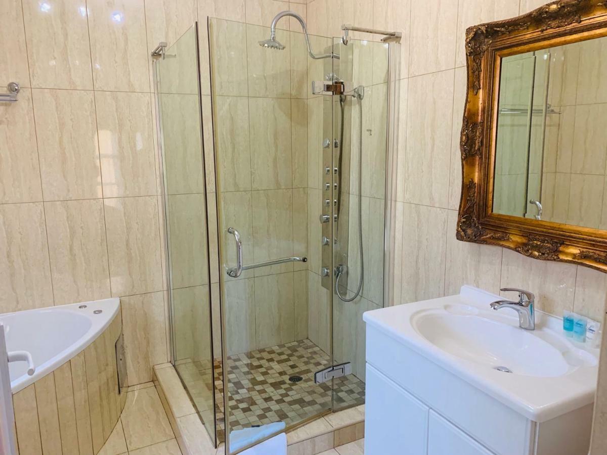 Bella Casa Guesthouse Йоханесбург Екстериор снимка