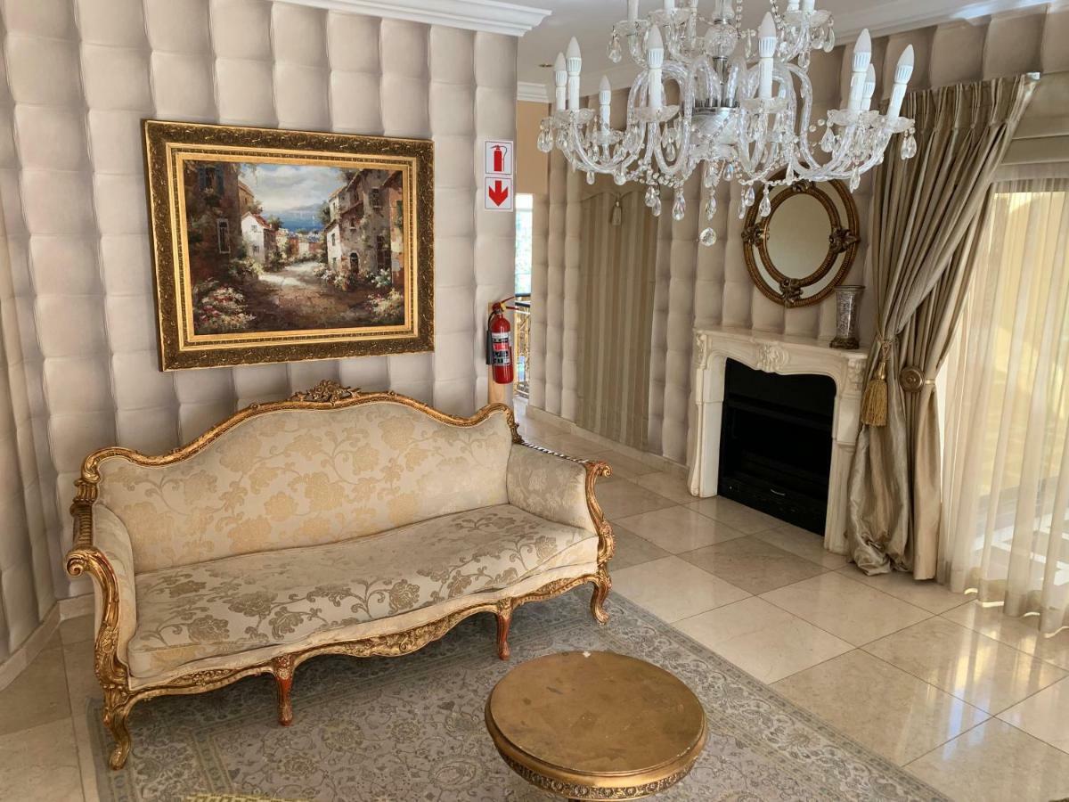 Bella Casa Guesthouse Йоханесбург Екстериор снимка